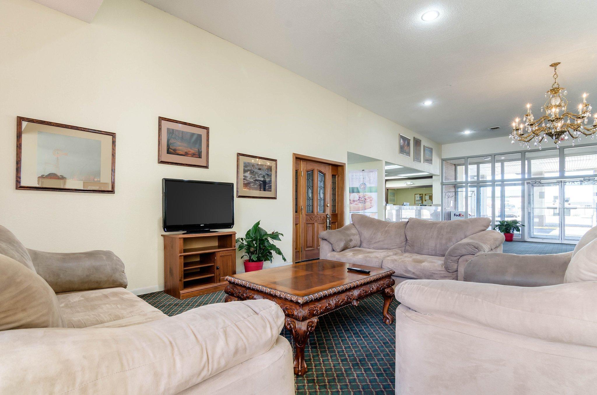 Colby Inn And Suites 외부 사진