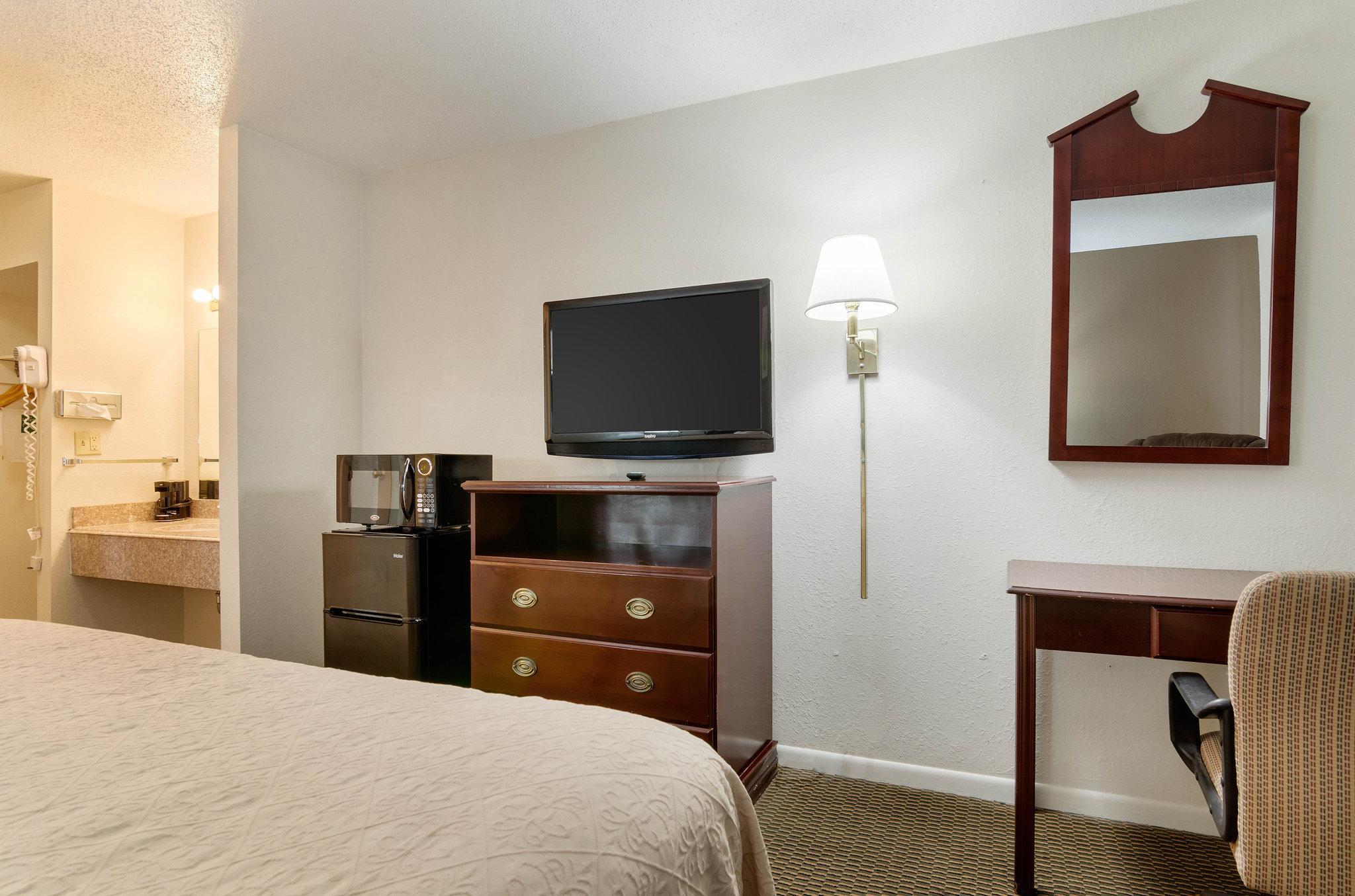 Colby Inn And Suites 외부 사진