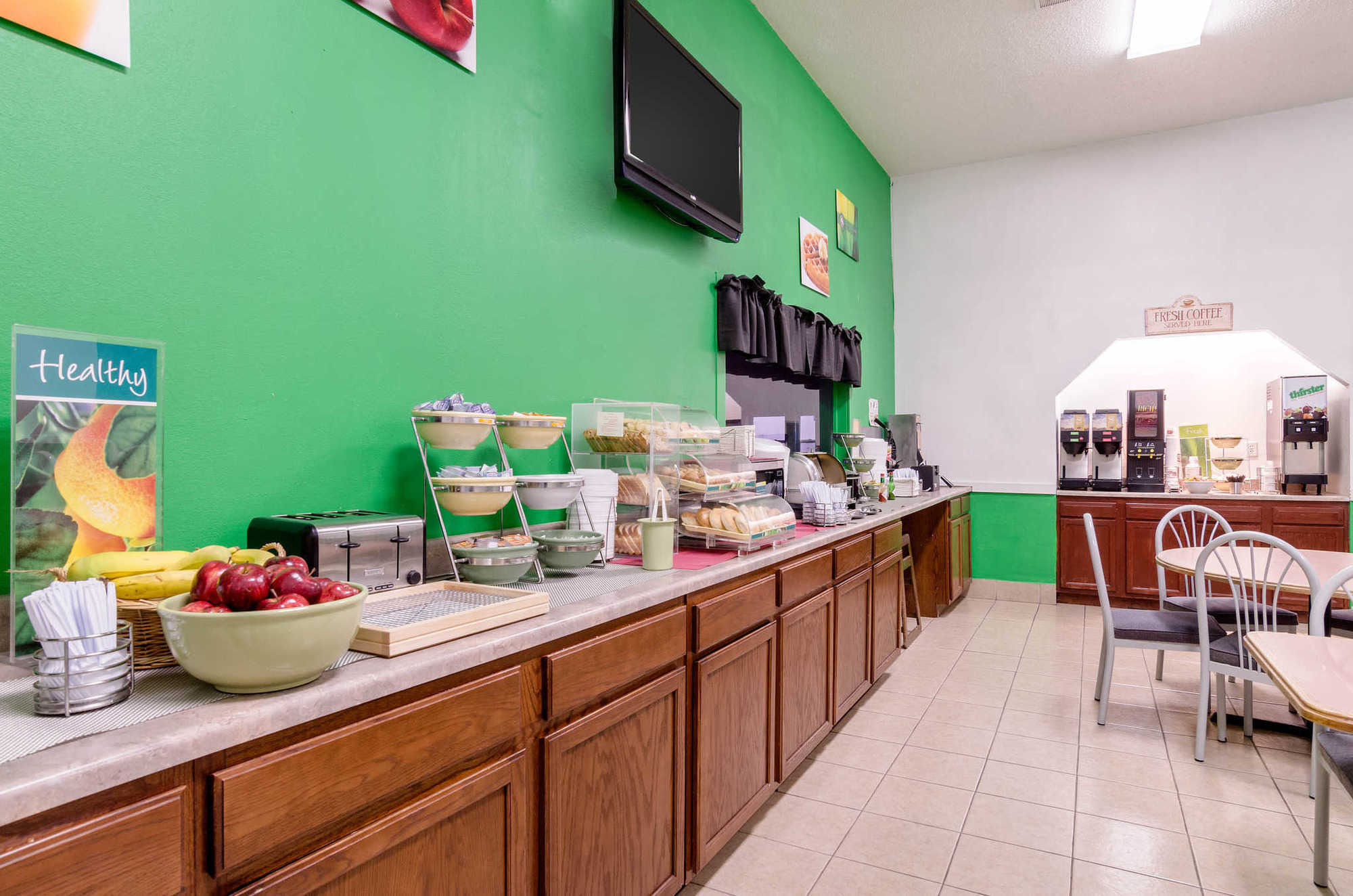 Colby Inn And Suites 시설 사진