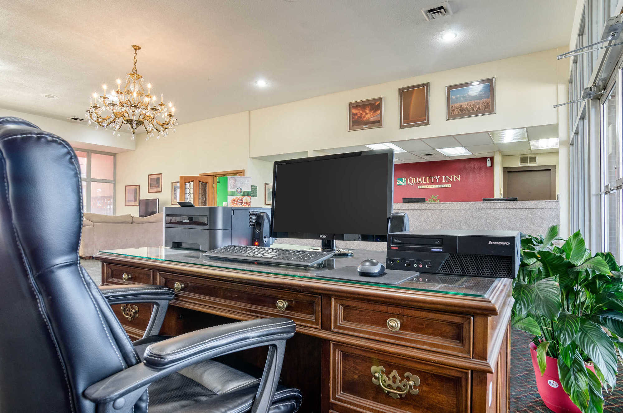 Colby Inn And Suites 시설 사진