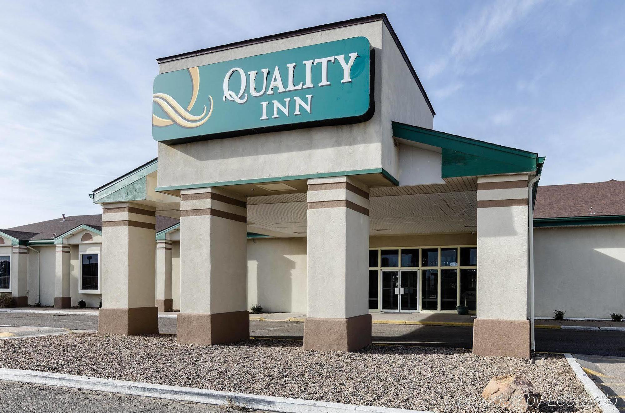 Colby Inn And Suites 외부 사진